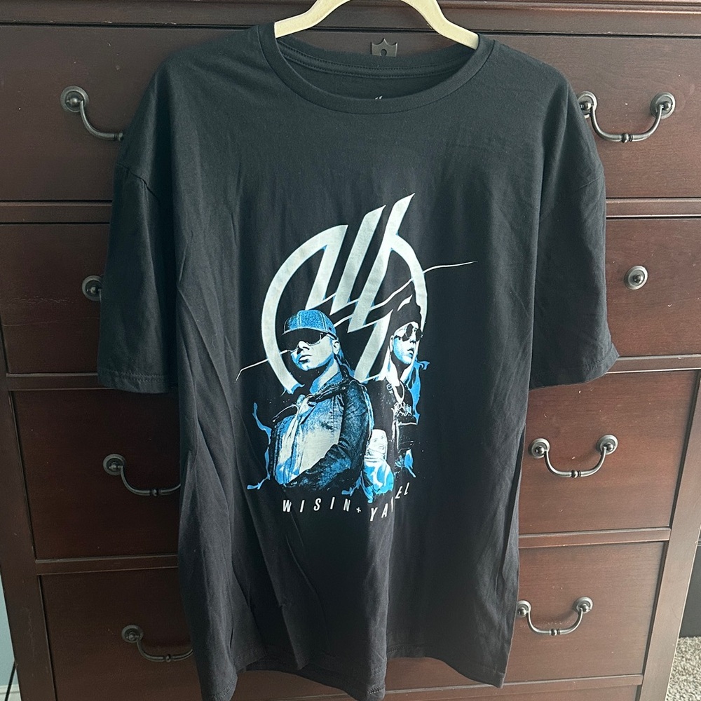 Wisin + Yandel La Última Misión World Tour Concert T-Shirt